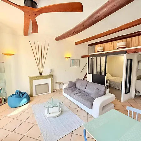 In The Center Of Dom wakacyjny *