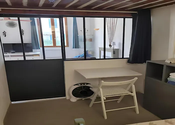 Сasa de vacaciones In The Center Of Antibes